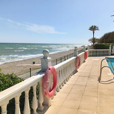 Lägenhet En Urb Primera Linea De Playa Málaga